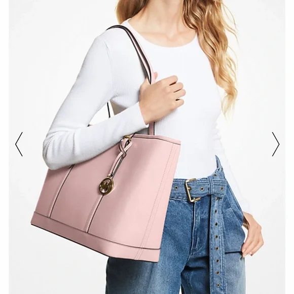 MICHAEL KORS
Jet Set Travel Large Top Zip Shoulder Tote Saffiano Leather

NWT - Picture 16 of 16